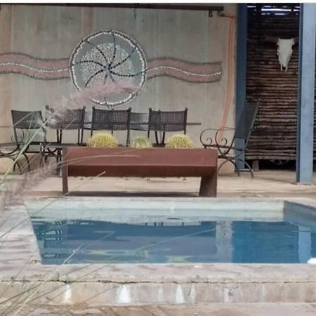 Hackberry House Black Thorn Cottage, Off Grid Khemsbok Eksteriør bilde